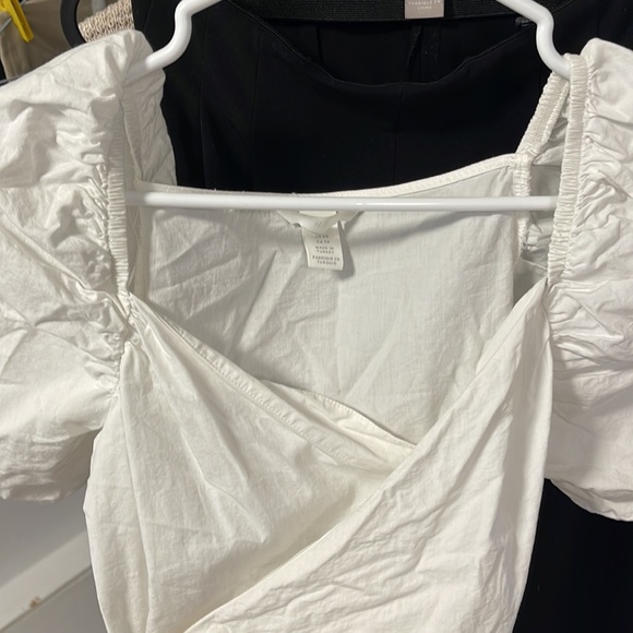 H&M puff sleeve wrap top (low cut) - Picture 3 of 3